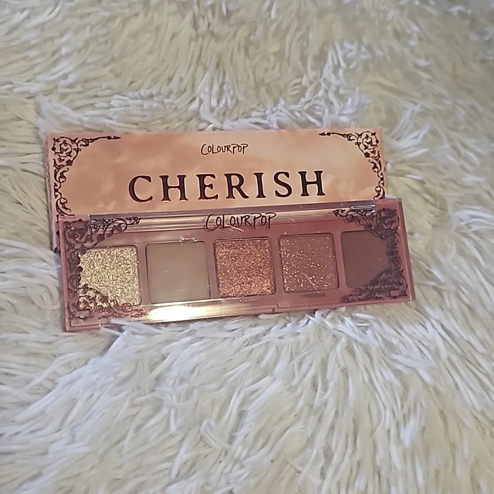 🆕️Colourpop CHERISH Eyeshadow Palette LOVE STRUCK Collection
